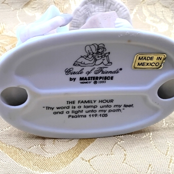 Homco Circle of Friends by Masterpiece, The Family Hour Figurine - Picture 4 of 7